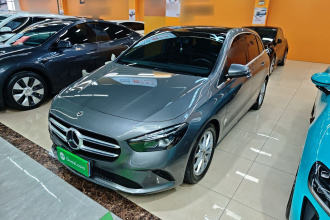 奔驰B级 2022款 B 200 时尚型