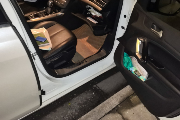 标致408 2014款 1.8L 自动豪华版局部细节9005