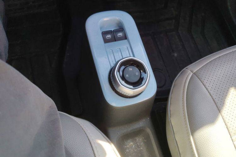 吉利银河 2024款 熊猫mini 200km 耐力熊局部细节18