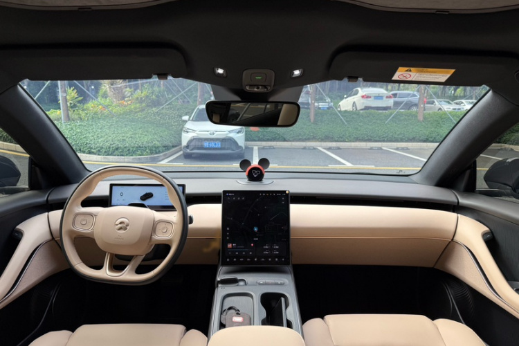 蔚来ET5T 2023款 75kWh Touring中控内饰7006
