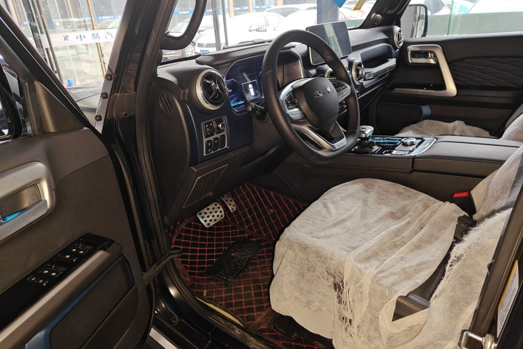 北京越野 北京BJ40 2024款 2.0D 刀锋英雄荣耀版中控内饰20