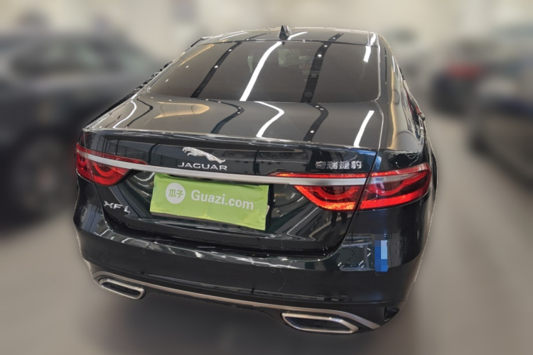 捷豹XFL 2022款 XFL 2.0T P250 两驱精英运动版车身外观6