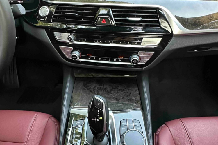 宝马5系 2020款 530Li 领先型 M运动套装局部细节16