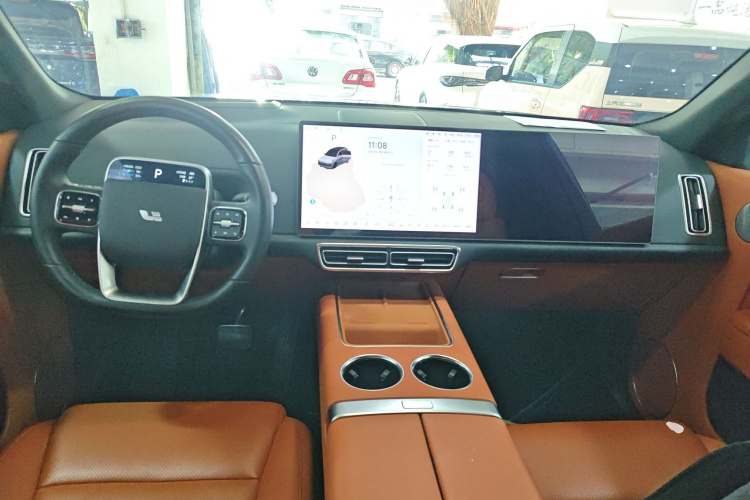 理想汽车 理想L8 2023款 Air中控内饰12