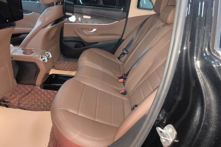 奔驰E级 2019款 E 260 L 运动型中控内饰21