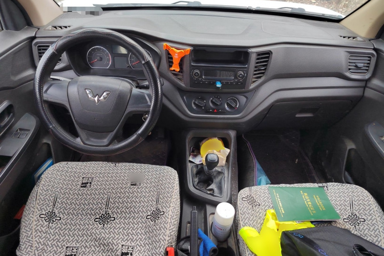 五菱汽车 五菱宏光V 2019款 1.5L劲取版国VI LAR中控内饰12