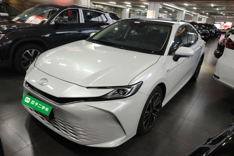 丰田 凯美瑞 2024款 双擎 2.5HG 尊贵版车身外观1