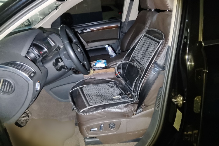 奥迪Q7 2014款 35 TFSI 进取型中控内饰19