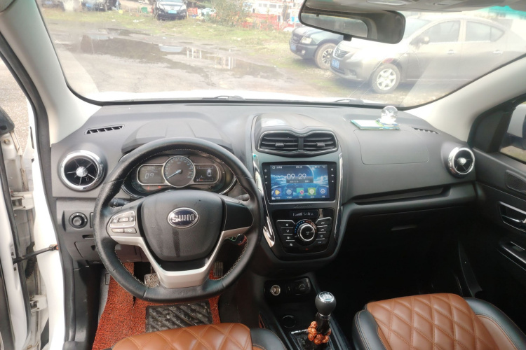 SWM斯威汽车 SWM斯威X3 2017款 1.5T 手动时尚型中控内饰7003