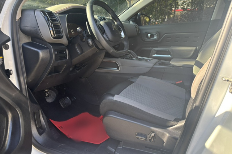 雪铁龙 天逸 C5 AIRCROSS 2019款 350THP 乐享型 国V中控内饰7006