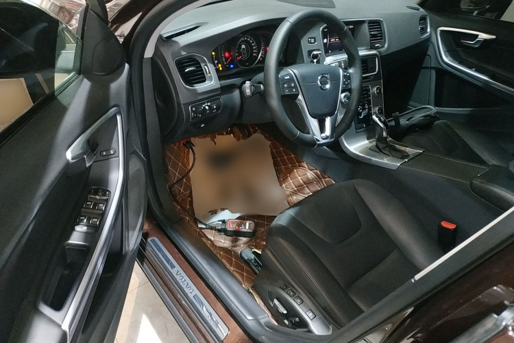 沃尔沃S60 2018款 S60L T3 智进进取版中控内饰20