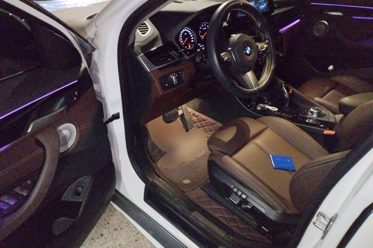 宝马X2 2023款 sDrive25i M越野套装中控内饰20