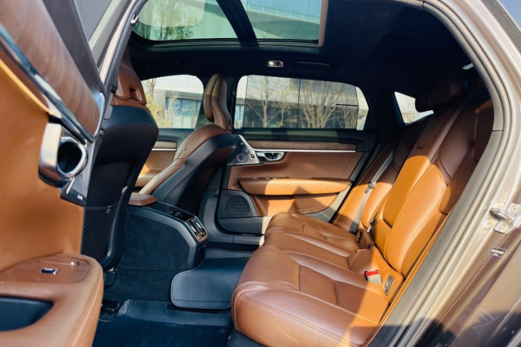 沃尔沃S90 2021款 B5 智雅豪华版中控内饰7005