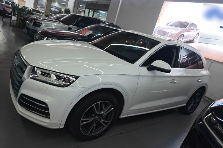 奥迪Q5L 2018款 45 TFSI 尊享时尚型 国VI车身外观4