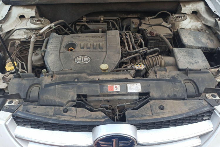 奔腾X80 2015款 2.0L 自动舒适周年纪念型局部细节24