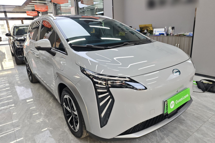 埃安 AION Y 2022款 Plus 70 智领版车身外观3