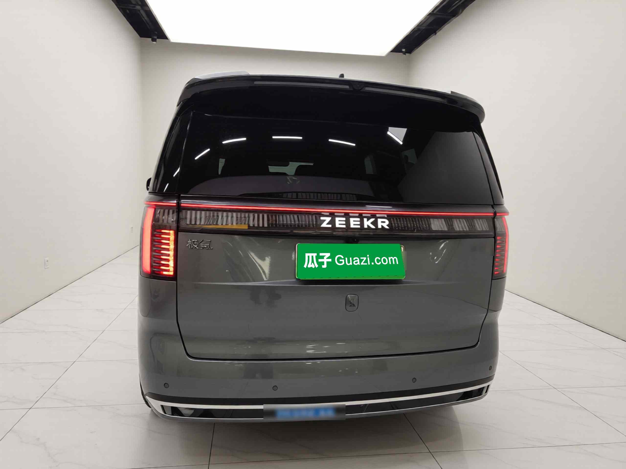 极氪009 2024款 六座行政版四驱 108kWh(4)