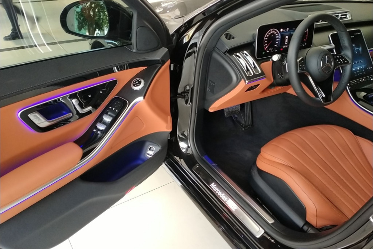 奔驰S级 2024款 改款 S 400 L 商务型中控内饰20