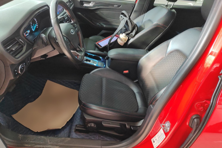 福特 福克斯 2019款 三厢 EcoBoost 180 自动ST Line中控内饰19