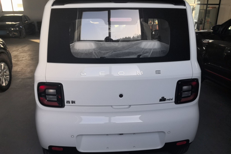 吉利银河 熊猫 2025款 210km 元气熊车身外观6