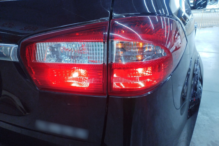 江铃 驭胜S350 2016款 2.0T 自动两驱汽油豪华版5座车身外观9