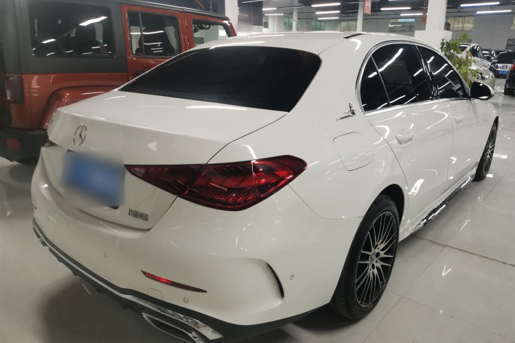 奔驰C级 2023款 改款 C 200 L 运动版车身外观7