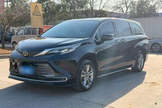 丰田 赛那SIENNA 2024款 2.5L混动 四驱尊贵版