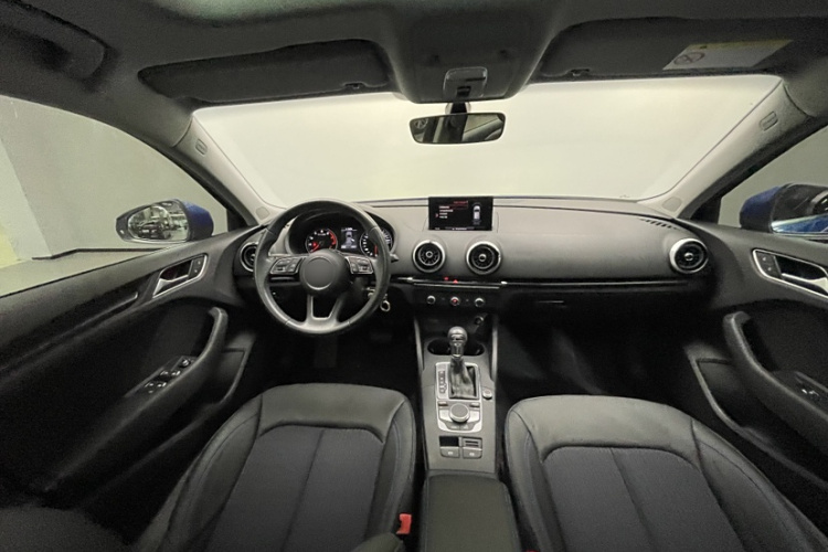 奥迪A3 2019款 Sportback 35 TFSI 时尚型 国VI中控内饰7001