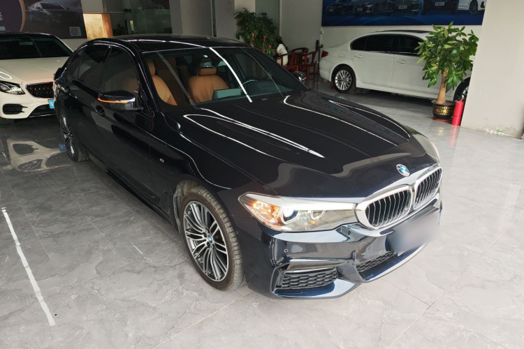 宝马5系 2018款 530Li xDrive M运动套装车身外观6002