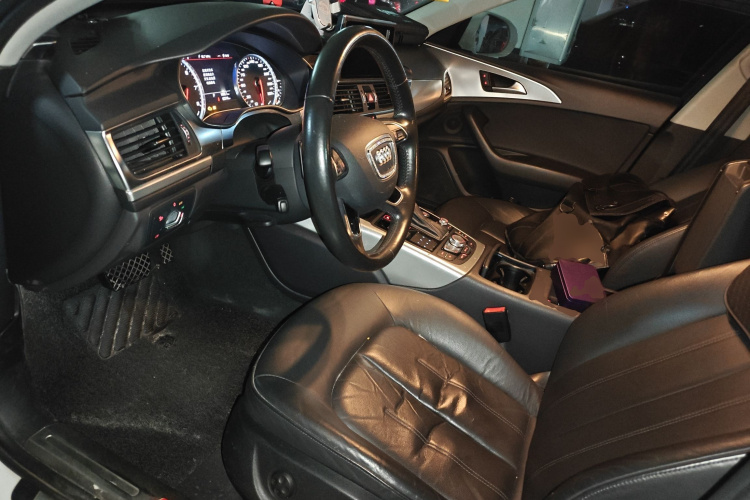 奥迪A6L 2017款 30 FSI 技术型中控内饰19