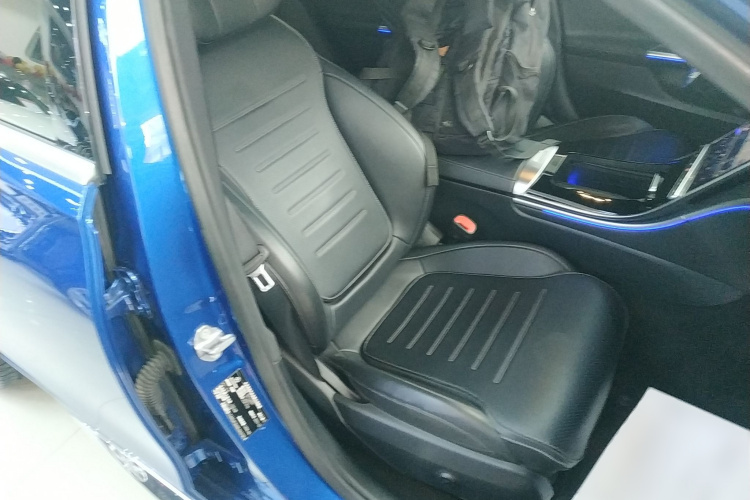 奔驰C级 2022款 C 260 L 运动版局部细节41