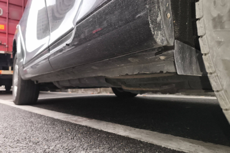 丰田 汉兰达 2011款 2.7L 两驱7座精英版局部细节9003