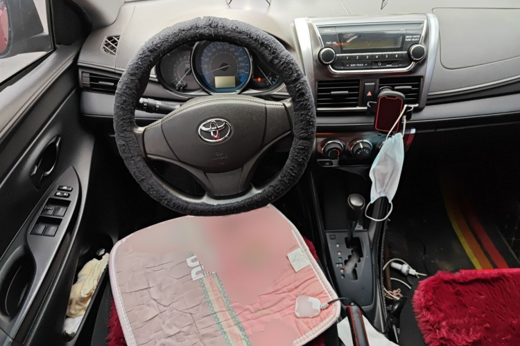 丰田 YARiS L 致炫 2014款 1.3E 自动魅动版中控内饰13