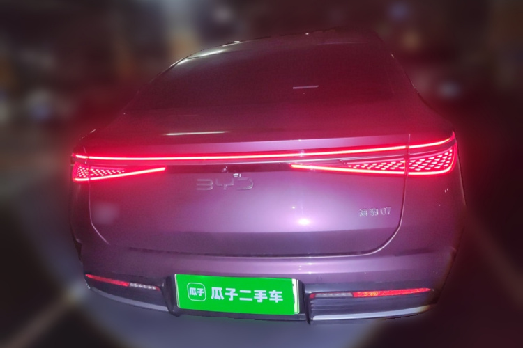 比亚迪 海豹07 DM-i 2025款 DM-i 1.5L 125km 尊贵型车身外观6