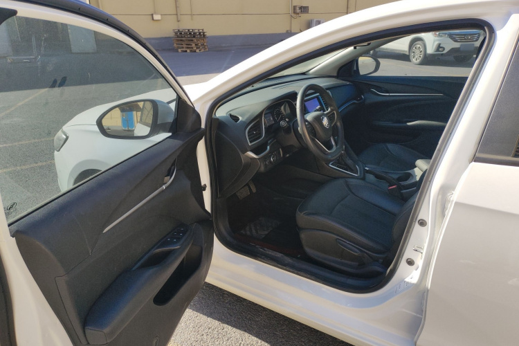 别克 英朗 2021款 改款 典范 1.5L 自动精英型中控内饰7003