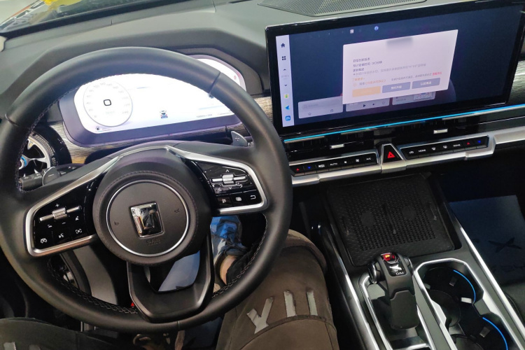 坦克400 2025款 2.0T 汽油版中控内饰12