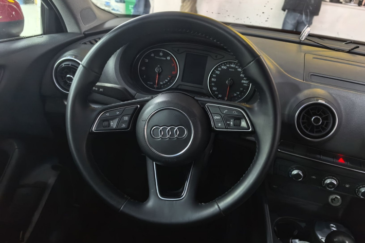 奥迪A3 2018款 30周年年型 Limousine 35 TFSI 进取型局部细节13