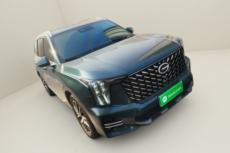 广汽传祺 传祺GS8 2022款 领航系列 2.0TGDI 两驱尊享版（七座）车身外观3