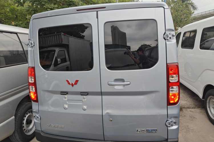 五菱汽车 五菱扬光 2025款 310KM 客车版宁德时代定制版车身外观6004