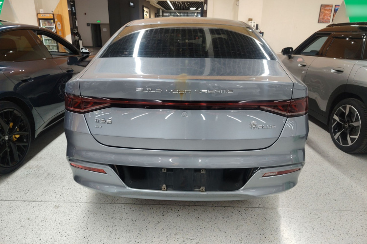 比亚迪 秦PLUS 2021款 EV 500KM 尊贵型车身外观6