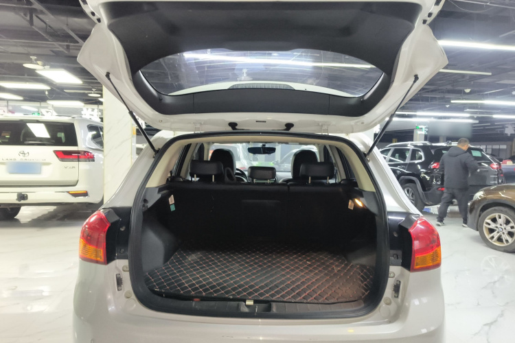 三菱 劲炫ASX 2018款 2.0L CVT两驱尊享版机舱底盘23