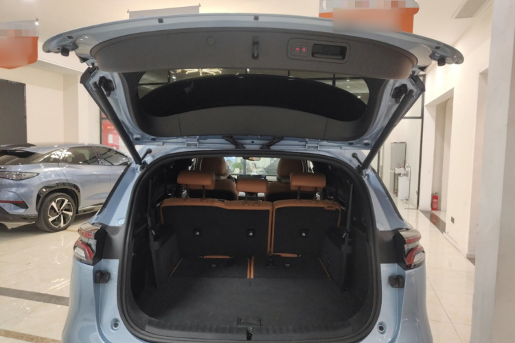 比亚迪 唐新能源 2023款 DM-i 冠军版 112KM 尊荣型机舱底盘23