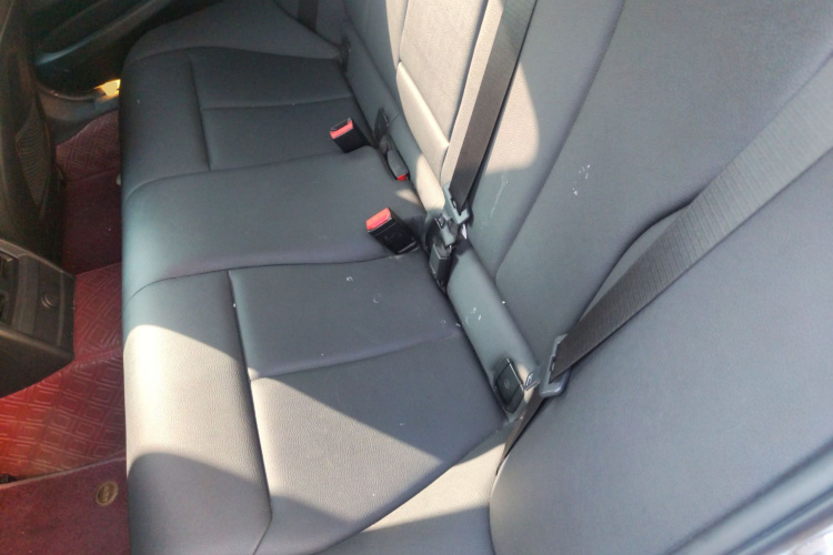 宝马3系 2017款 318i 时尚型中控内饰21