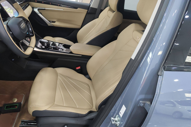 吉利汽车 博越L 2023款 1.5TD DCT尊贵型中控内饰19