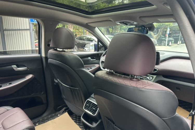 现代 胜达 2019款 380 TGDi GLS 自动两驱豪华版 国V中控内饰7012