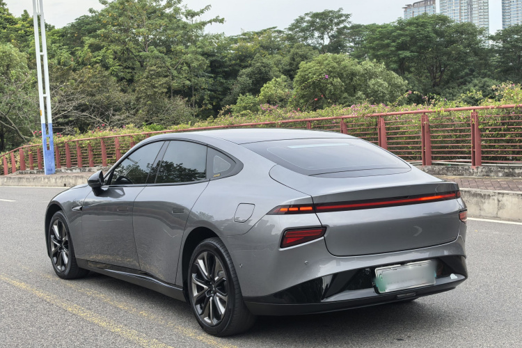 小鹏P7 2022款 480N+车身外观6005