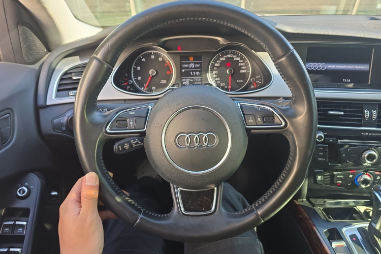 奥迪A4L 2013款 35 TFSI 自动舒适型局部细节13