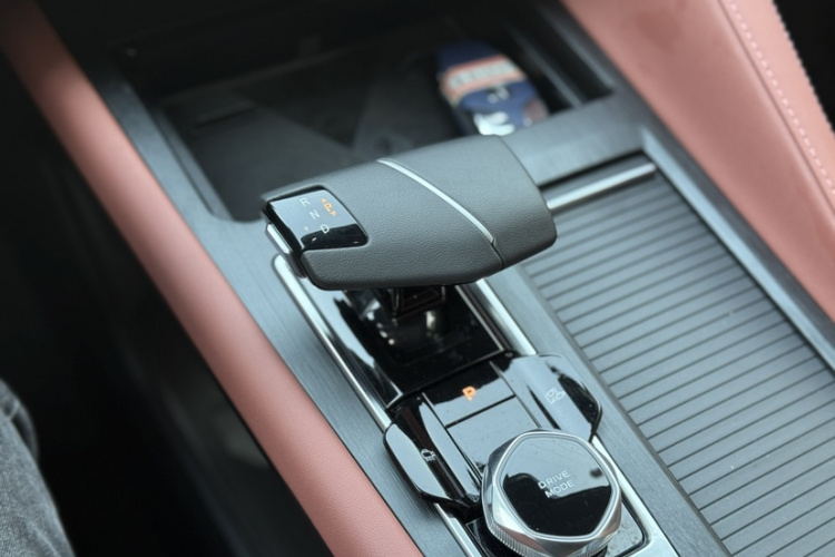 长安CS75 PLUS 2024款 第三代 冠军版 1.5T 智驾劲航型局部细节18