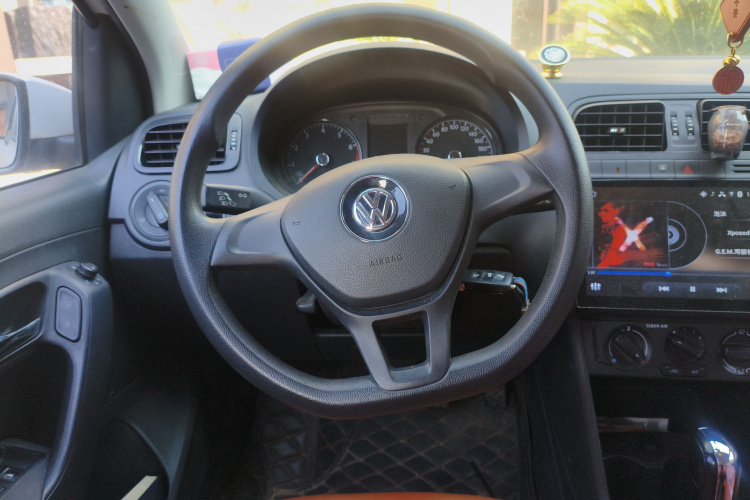 大众 Polo 2016款 1.4L 自动风尚型中控内饰13