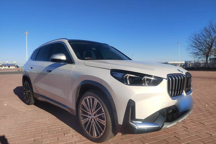 宝马X1 2023款 xDrive25Li X设计套装车身外观6001